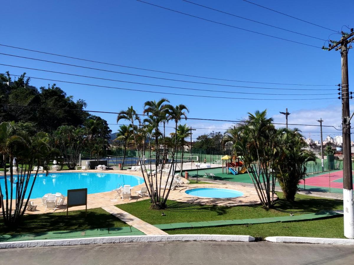 Apartamento até 10 pessoas na enseada Guarujá em condomínio clube praia piscinas salão jogos quadra futebol campo parquinho brinquedos Wi-fi Home office Esterno foto